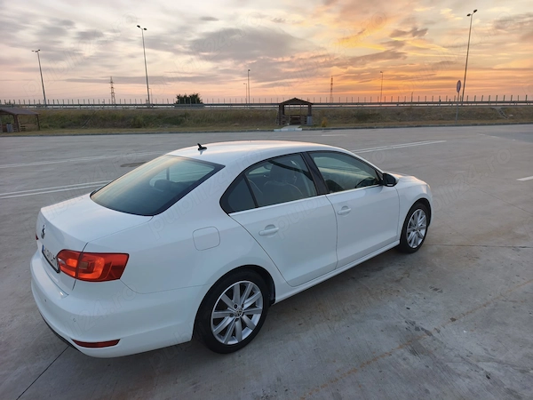 VOLKSWAGEN Jetta 2011 — imagine 5
