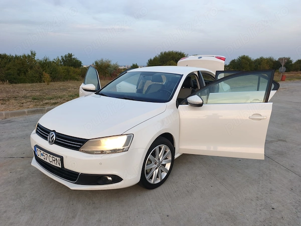 VOLKSWAGEN Jetta 2011 — imagine 3