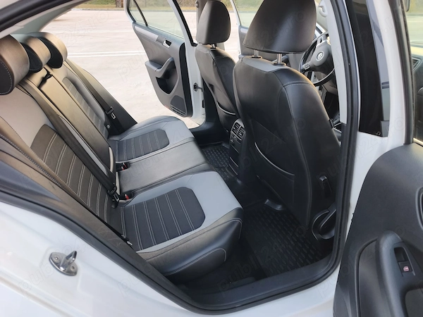 VOLKSWAGEN Jetta 2011 — imagine 7