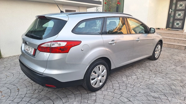 FORD Focus 2012 — imagine 6