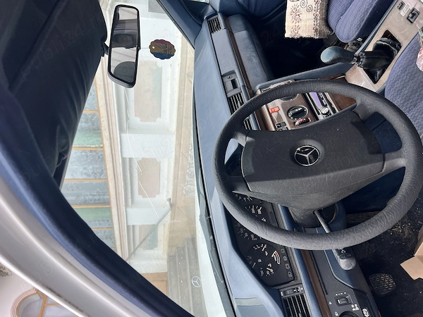 MERCEDES-BENZ E-Class 1989 — imagine 3