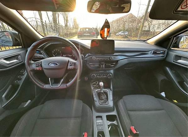 FORD Focus 2019 — imagine 8