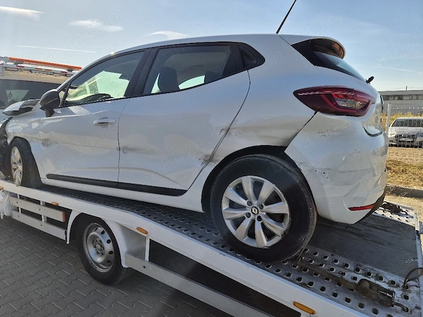 RENAULT Clio 2022 — imagine 2