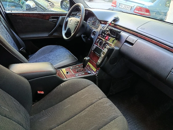 MERCEDES-BENZ E-Class 2002 — imagine 3