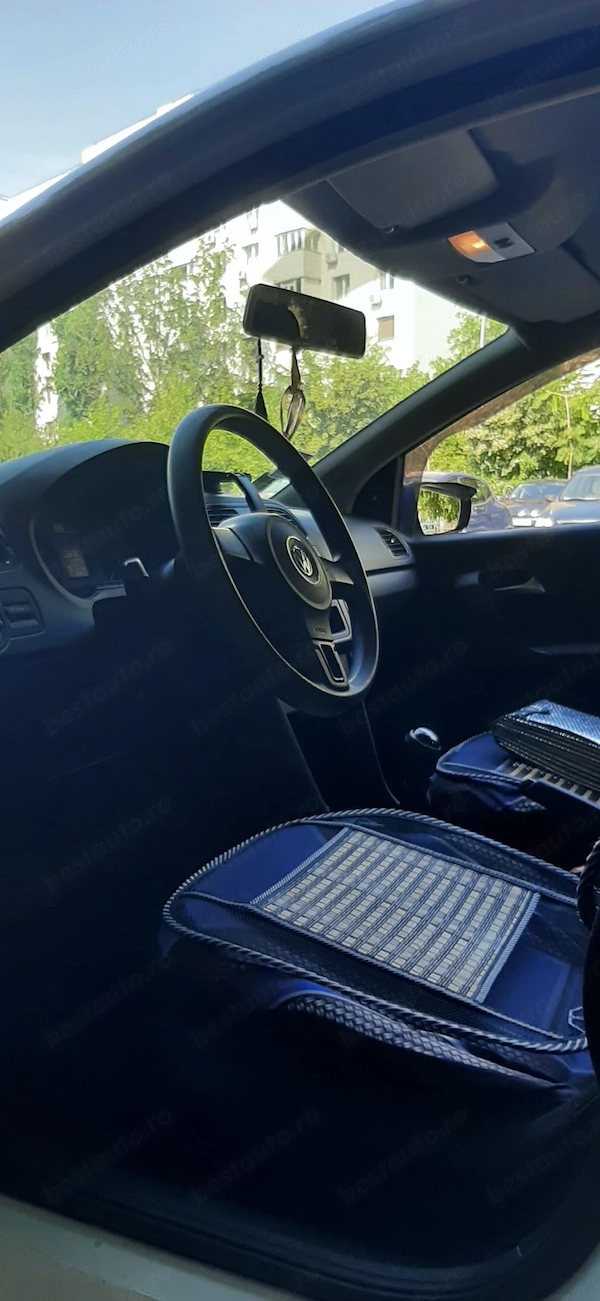 VOLKSWAGEN Polo 2011 — imagine 8