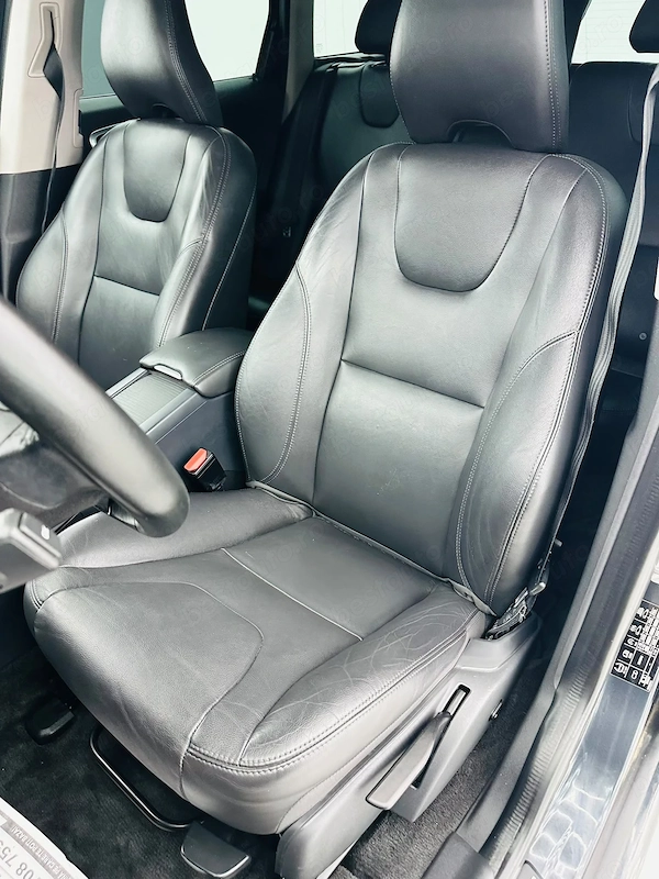 VOLVO XC60 2017 — imagine 14