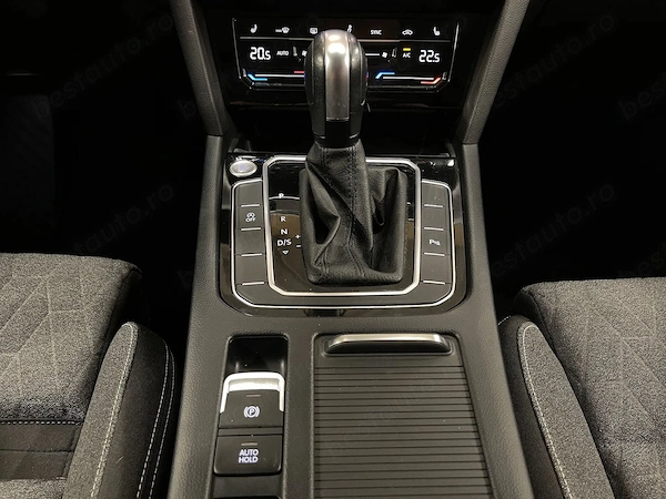 VOLKSWAGEN Passat 2023 — imagine 19