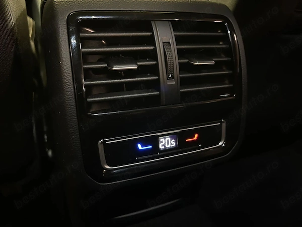 VOLKSWAGEN Passat 2023 — imagine 18