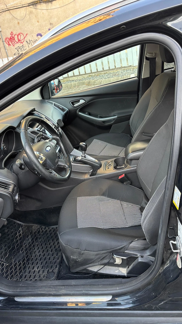 FORD Focus 2013 — imagine 5