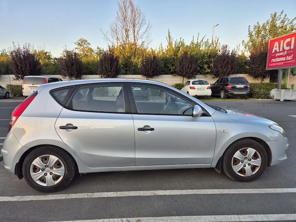 HYUNDAI i30 2010 — imagine 3