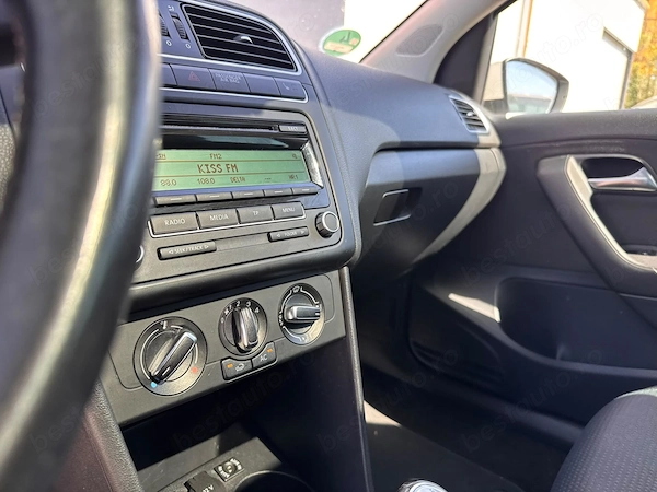VOLKSWAGEN Polo 2011 — imagine 15