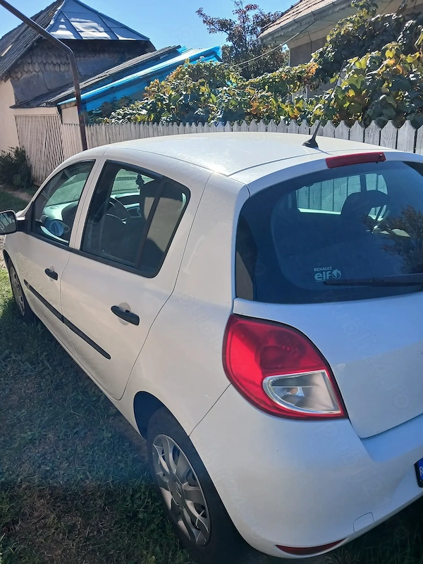 RENAULT Clio 2011 — imagine 4