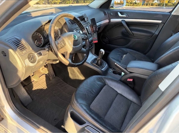 SKODA Octavia 2010 — imagine 3