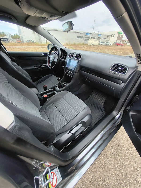 VOLKSWAGEN Golf 2010 — imagine 7