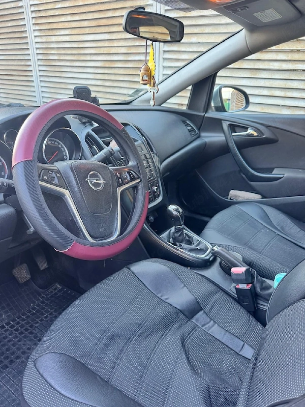 OPEL Astra 2013 — imagine 4