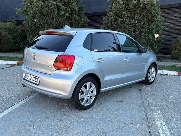VOLKSWAGEN Polo 2010 — imagine 3