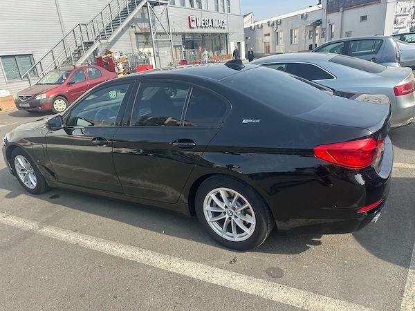 BMW 5 Series 2020 — imagine 3