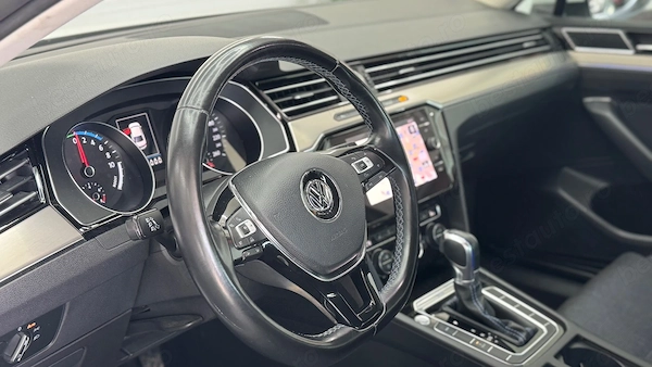 VOLKSWAGEN Passat 2018 — imagine 8