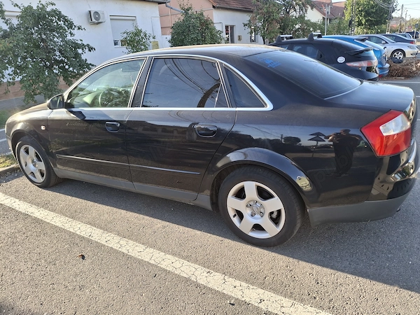 AUDI A4 2001 — imagine 4