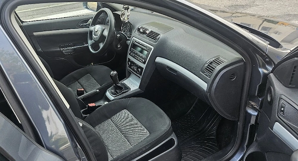 SKODA Octavia 2010 — imagine 3