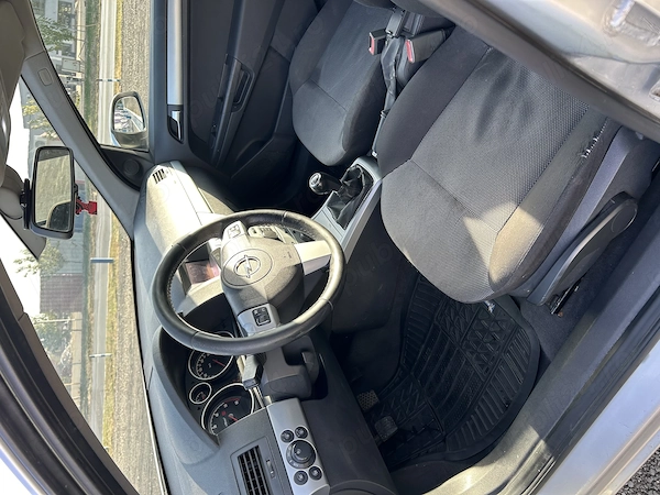 OPEL Astra 2009 — imagine 8