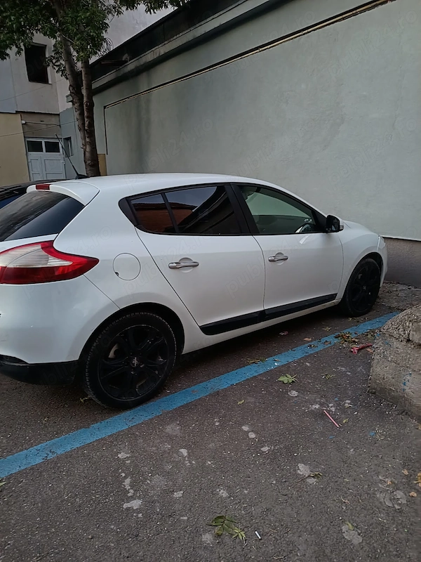 RENAULT Megane 2011 — imagine 3