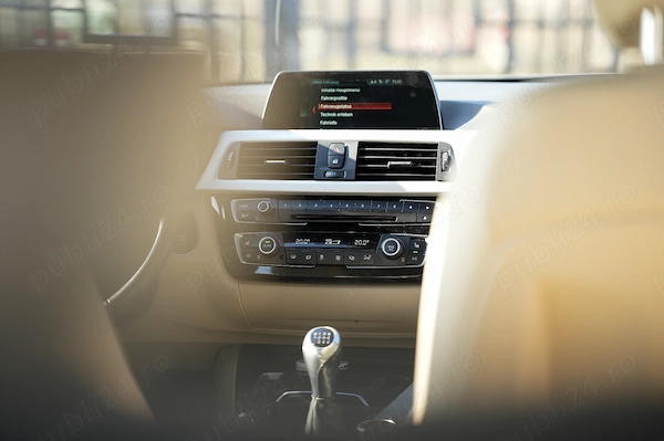 BMW 3 Series 2018 — imagine 8