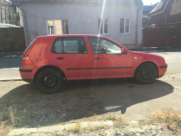 VOLKSWAGEN Golf 2023 — imagine 3