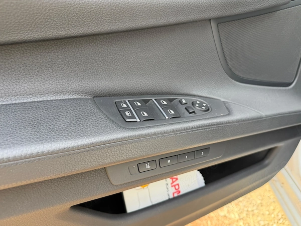 BMW 7 Series 2011 — imagine 9