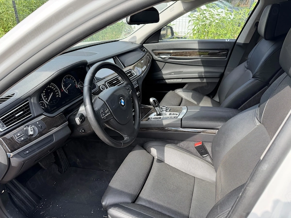BMW 7 Series 2011 — imagine 7