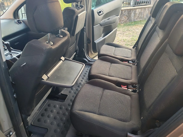 PEUGEOT 5008 2010 — imagine 8