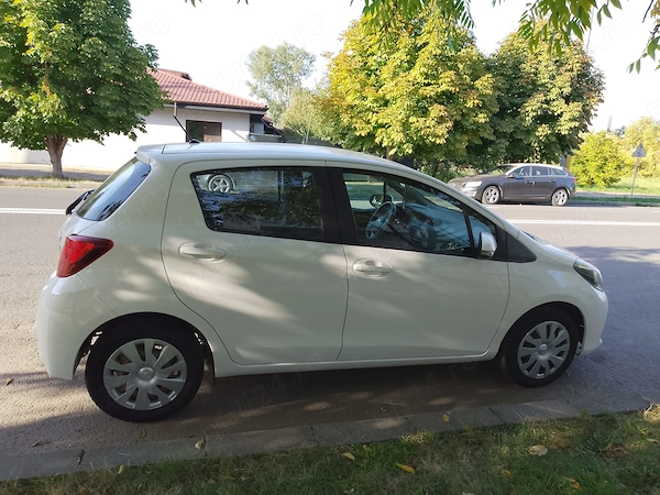 TOYOTA Yaris 2015 — imagine 3