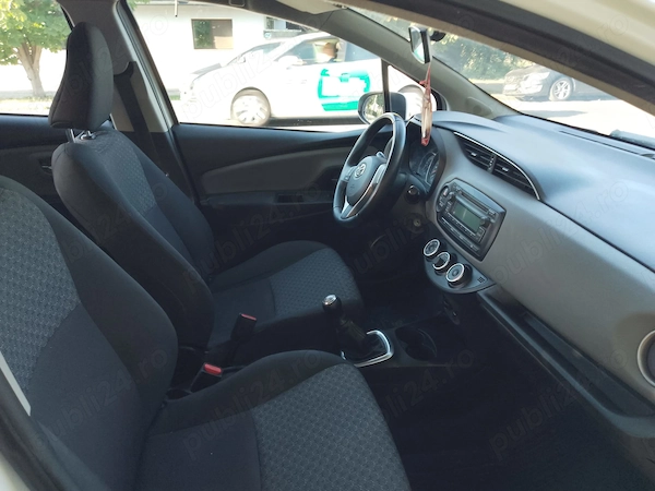TOYOTA Yaris 2015 — imagine 4