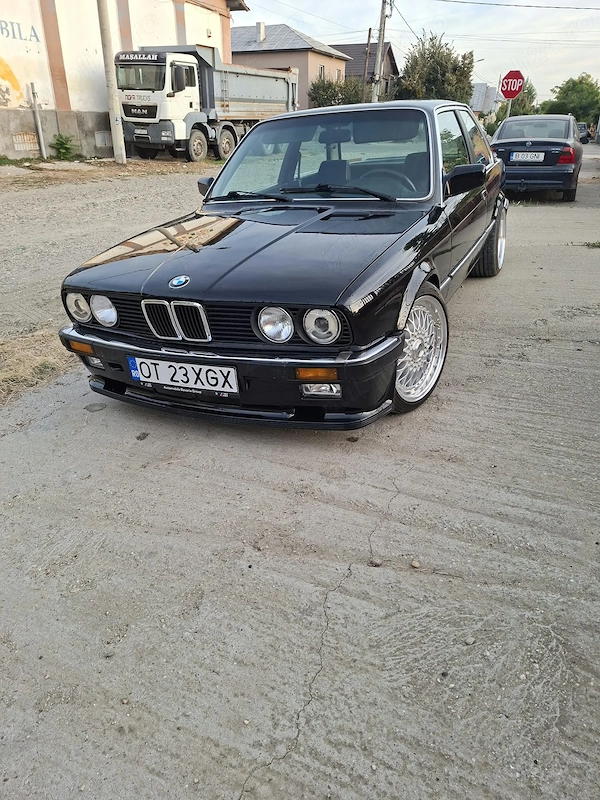 Proprietar, vând masina colectie BMW 318, an 1987