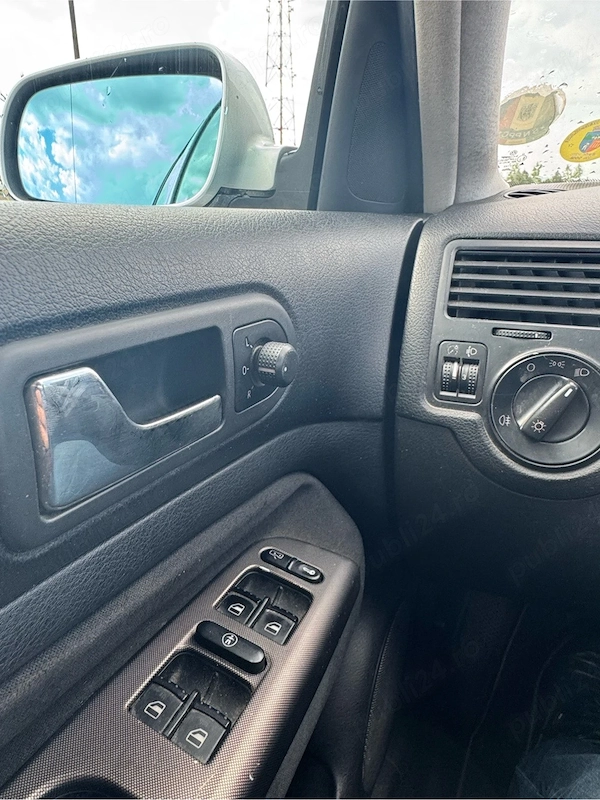 VOLKSWAGEN Bora 2000 — imagine 4