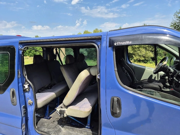 RENAULT Trafic 2004 — imagine 3
