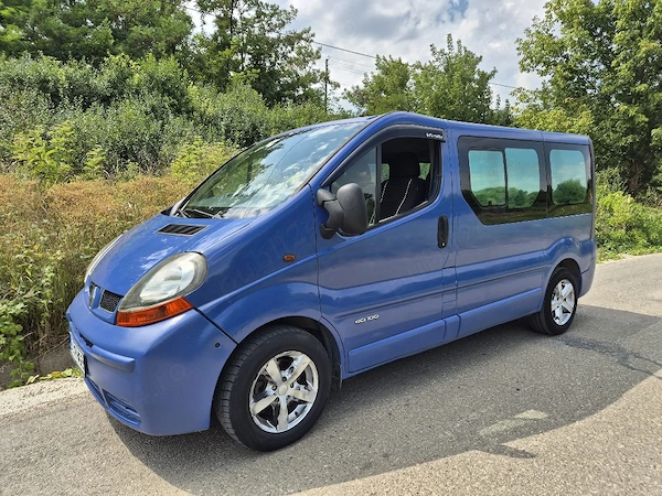 RENAULT Trafic