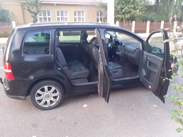 VOLKSWAGEN Touran 2006 — imagine 5
