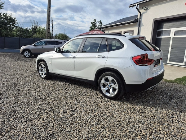 BMW iX1 2011 — imagine 3