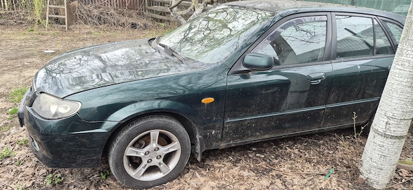 MAZDA 323 2003 — imagine 2