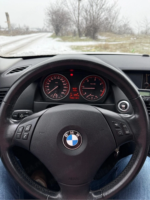 BMW iX1 2010 — imagine 10
