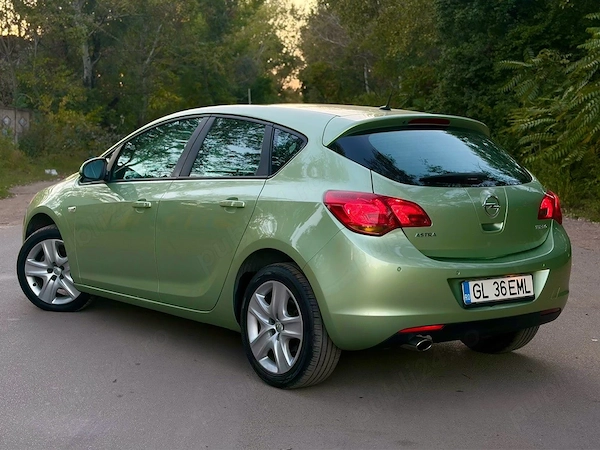 OPEL Astra 2011 — imagine 3