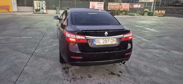 RENAULT Latitude 2011 — imagine 3