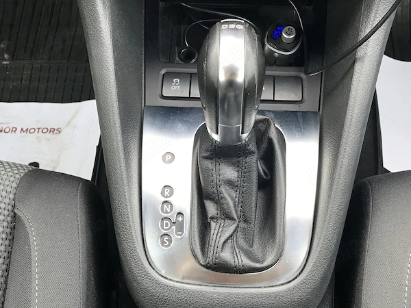 VOLKSWAGEN Golf 2012 — imagine 18