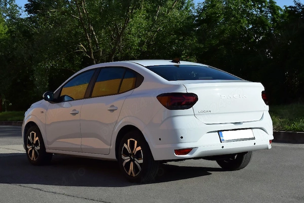 DACIA Logan 2023 — imagine 2