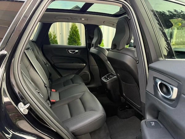 VOLVO XC60 2022 — imagine 5