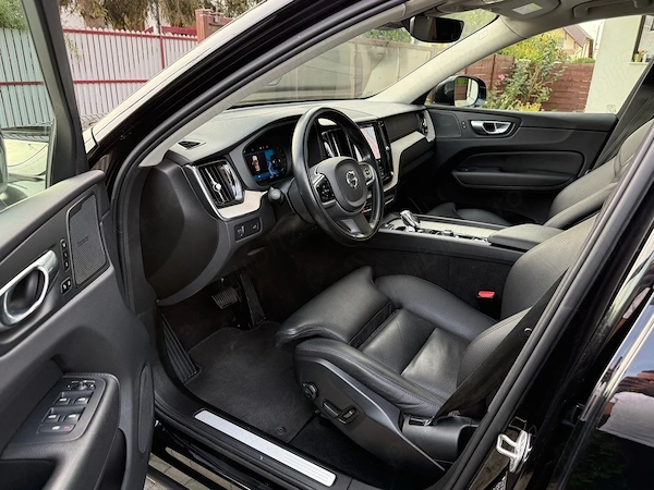 VOLVO XC60 2022 — imagine 4