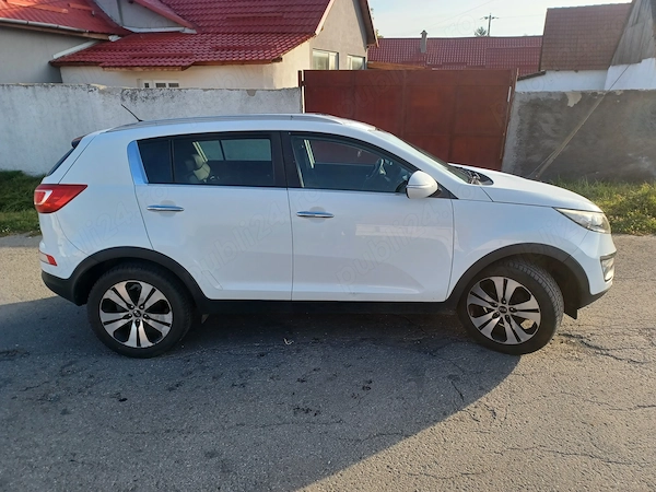 KIA Sportage 2011 — imagine 2