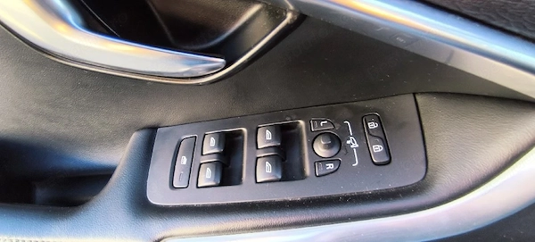 VOLVO V40 2013 — imagine 6