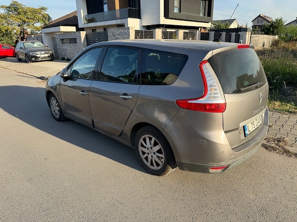RENAULT Grand Scenic 2010 — imagine 3